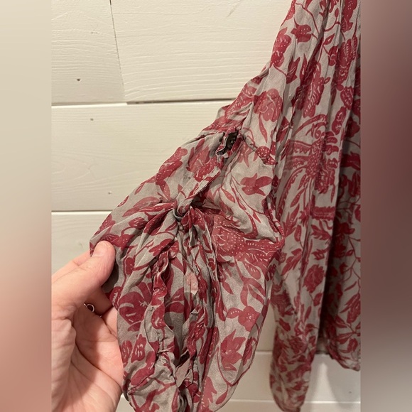 ❤️ AMBRA Gray Andrès des Silk Printed Blouse Size S - Picture 6 of 8